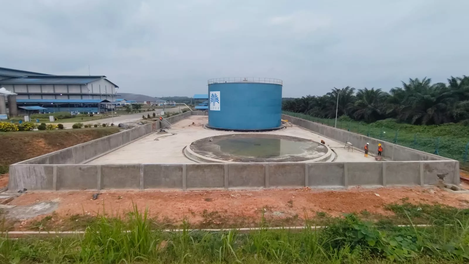 Pekerjaan Pembuatan Bund Wall and Floor for CPO Storage Tank di PT Agro Muaro Rupit